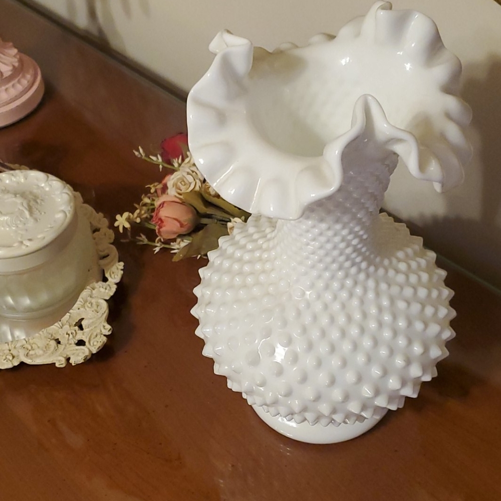 Fenton White Milk Glass Ruffle Hobnail Vase - Picture 6 of 15